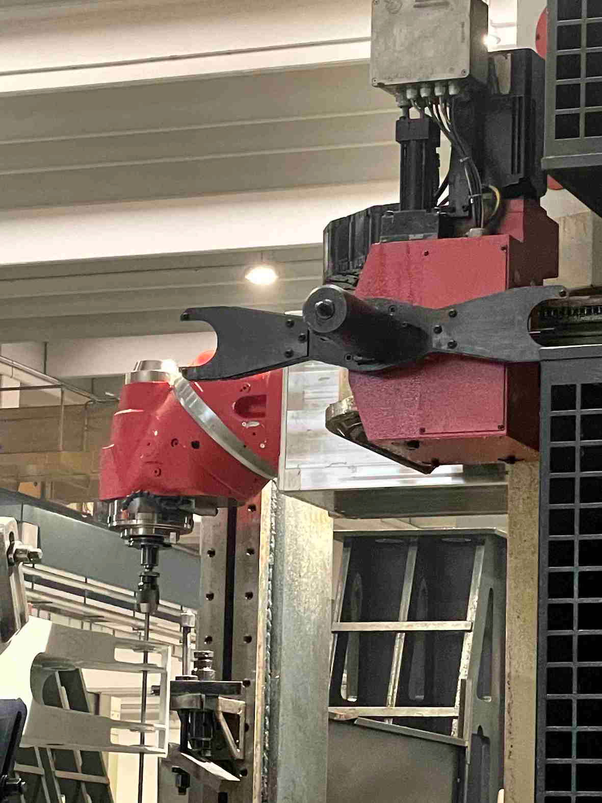 MECOF CS 50 CNC Universal Milling Machine, 1997 — additional view