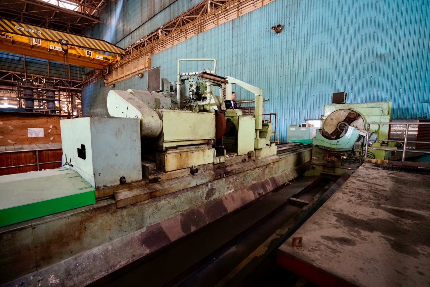 CHURCHILL TWR PLC Roll Grinder — CNC machines in the GUAX AB inventory