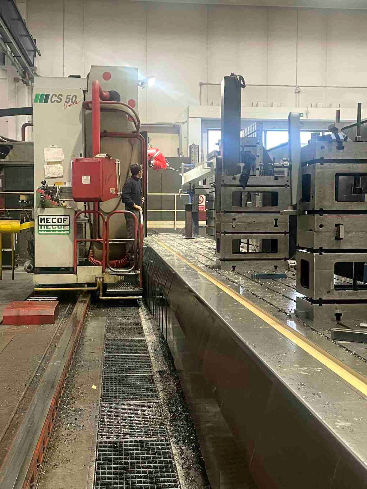 MECOF CS 50 CNC Universal Milling Machine, 1997 — CNC machines in the GUAX AB inventory