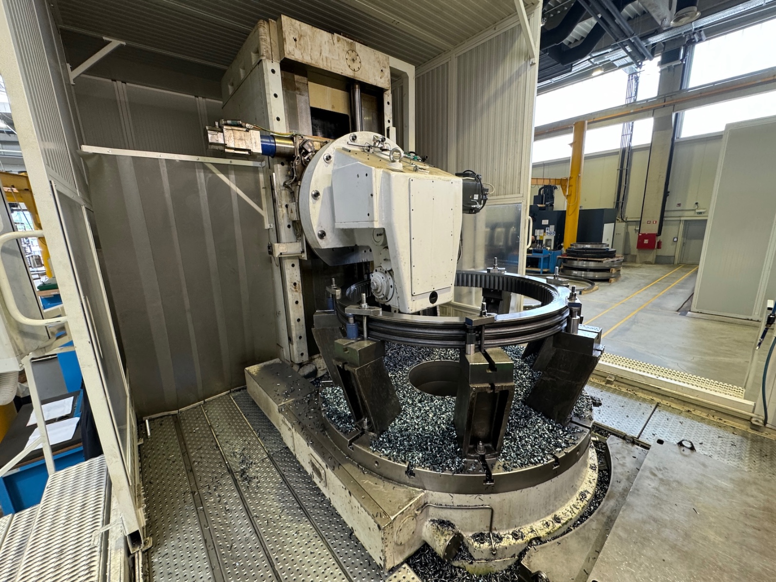 LIEBHERR L3002 CNC Gear Hobber — additional view